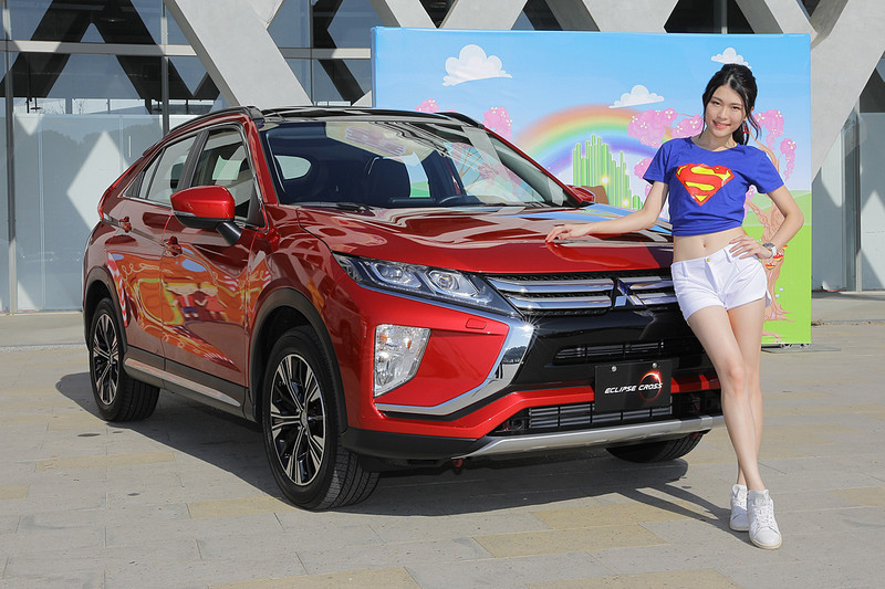《Mitsubishi Eclipse Cross》曙光藍特仕版100.9萬元起登場 專屬車色搭配進口外觀套件 《Mitsubishi Eclipse Cross》曙光藍特仕版100.9萬元起登場 專屬車色搭配進口外觀套件