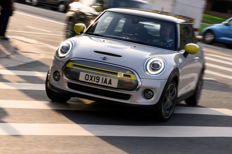 電力四射 《MINI》首款電動車《Cooper SE》正式發表 電力四射 《MINI》首款電動車《Cooper SE》正式發表