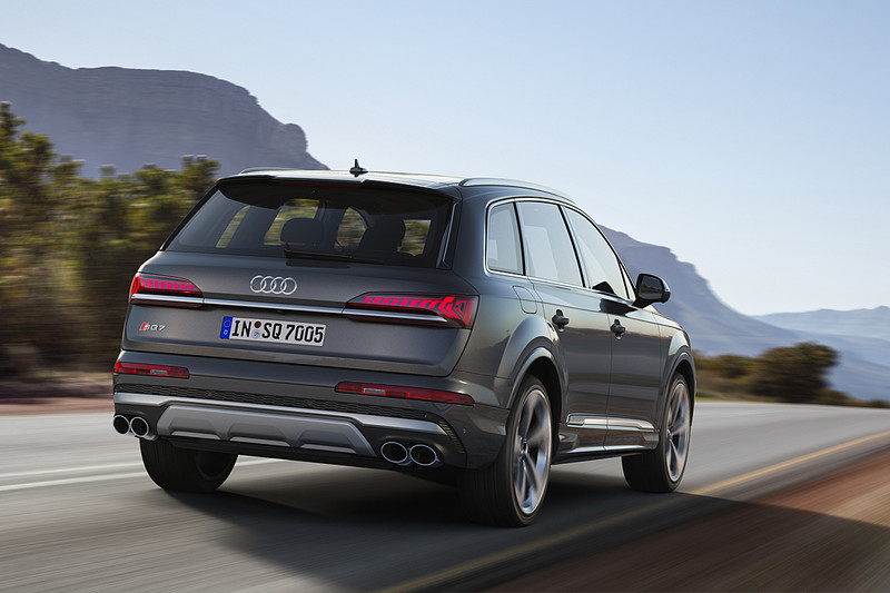 跟隨《Audi Q7》披掛新衣 《SQ7 TDI》小改款現身亮相 跟隨《Audi Q7》披掛新衣 《SQ7 TDI》小改款現身亮相