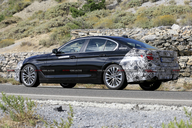小改款《BMW 5 Series》測試中 高性能油電車型《545e iPerformance》可望登場? 小改款《BMW 5 Series》測試中 高性能油電車型《545e iPerformance》可望登場?