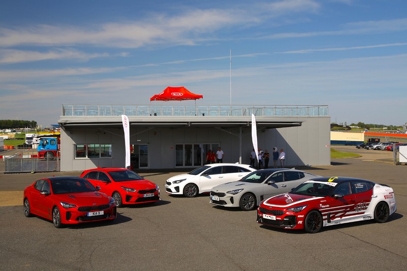 認證測試車轉生 《Kia》英國分部打造《Stinger GT420》賽車 認證測試車轉生 《Kia》英國分部打造《Stinger GT420》賽車
