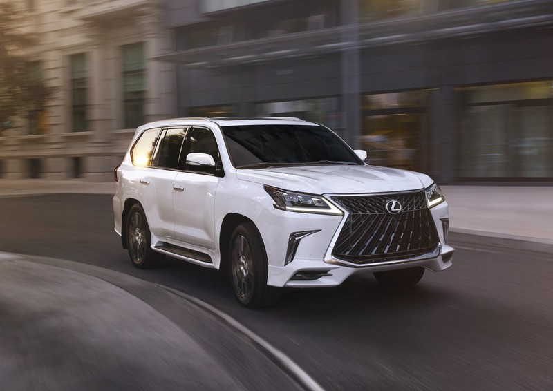 2020年式《Lexus LX 570》運動風《Sport Package》套件帥氣上身 2020年式《Lexus LX 570》運動風《Sport Package》套件帥氣上身