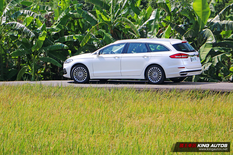 重拾戰力只差全速域 ─ 小改款《Ford Mondeo Wagon》試駕報導 重拾戰力只差全速域 ─ 小改款《Ford Mondeo Wagon》試駕報導