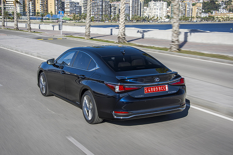 市區油耗實測23.2km/l 《Lexus ES 300h》同獲德國ADAC EcoTest肯定 市區油耗實測23.2km/l 《Lexus ES 300h》同獲德國ADAC EcoTest肯定