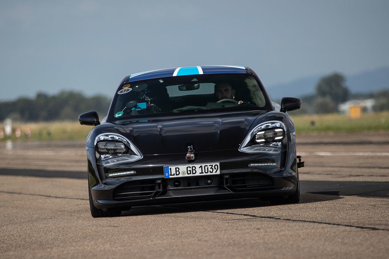 《Porsche Taycan》有多強悍?連續實測26次0-200km/h加速都未見衰退 《Porsche Taycan》有多強悍?連續實測26次0-200km/h加速都未見衰退