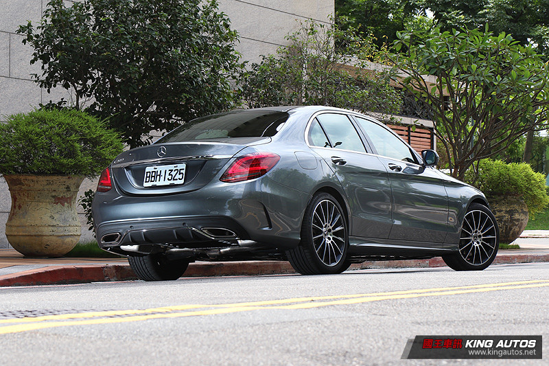 進化感受因人而異 ─《Mercedes-Benz C 300》進化版試駕報導 進化感受因人而異 ─《Mercedes-Benz C 300》進化版試駕報導