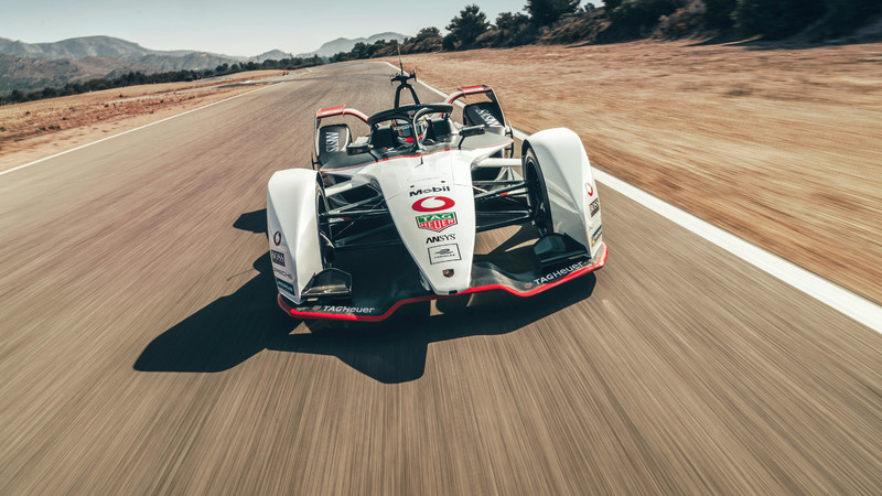 從航母上的彈射加速到《Formula E》賽場 《Porsche》電力來勢洶洶 從航母上的彈射加速到《Formula E》賽場 《Porsche》電力來勢洶洶