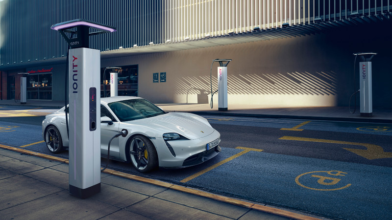 《Porsche Taycan》亮相 這匹斯圖加特電駒強在哪? 《Porsche Taycan》亮相 這匹斯圖加特電駒強在哪?