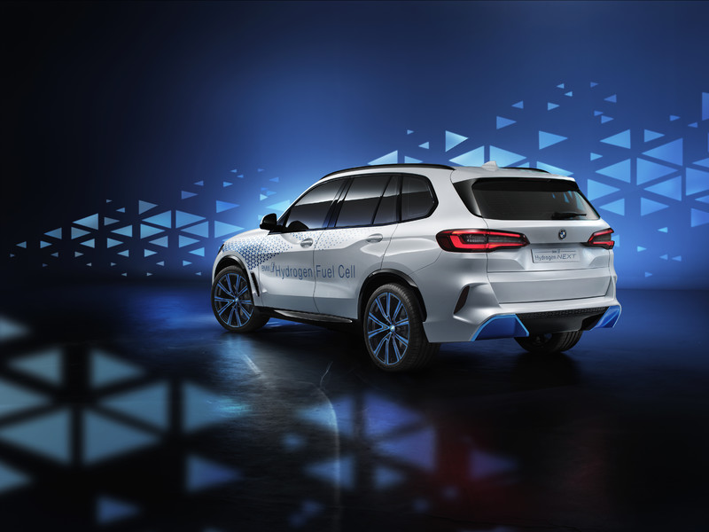 不只是概念車 《BMW i Hydrogen NEXT》為氫燃料《X5》量產車鋪路 不只是概念車 《BMW i Hydrogen NEXT》為氫燃料《X5》量產車鋪路