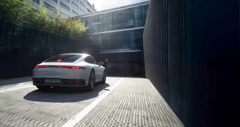 新世代《Porsche 911 Carrera 4》攜手《911 Carrera 4 Cabriolet》法蘭克福正式登場 新世代《Porsche 911 Carrera 4》攜手《911 Carrera 4 Cabriolet》法蘭克福正式登場
