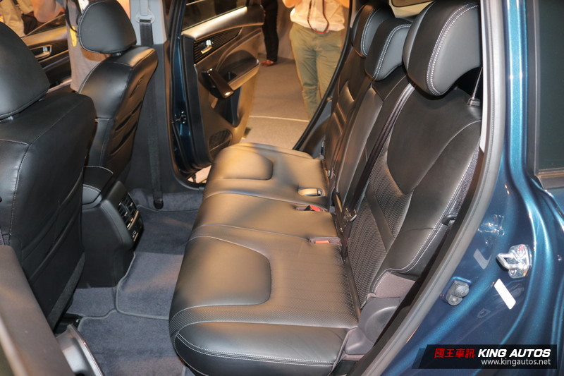 全新SUV車款亮相 《Luxgen URX》將於年底前上市 全新SUV車款亮相 《Luxgen URX》將於年底前上市