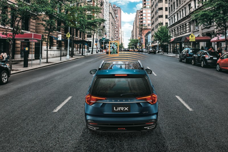 全新SUV車款亮相 《Luxgen URX》將於年底前上市 全新SUV車款亮相 《Luxgen URX》將於年底前上市