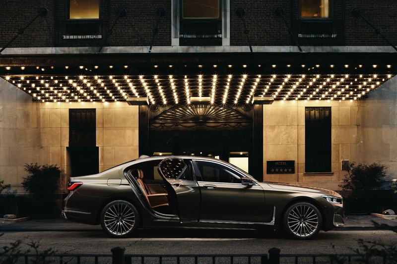 《BMW》推出10月優購專案 入主《5 Series》加贈日本星野集團頂級奢華假期 《BMW》推出10月優購專案 入主《5 Series》加贈日本星野集團頂級奢華假期