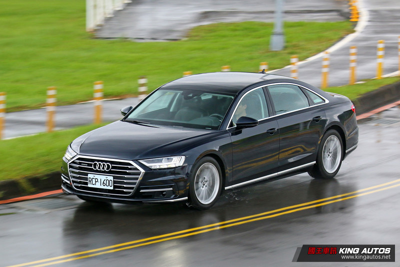 當科技饗宴碰上雙B情結 ─ 新世代《Audi A8 L 55 TFSI quattro Premium》試駕報導 當科技饗宴碰上雙B情結 ─ 新世代《Audi A8 L 55 TFSI quattro Premium》試駕報導