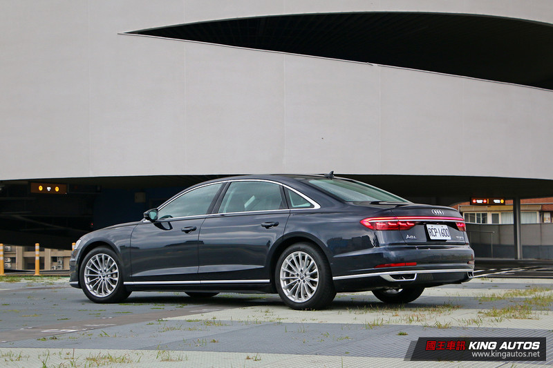當科技饗宴碰上雙B情結 ─ 新世代《Audi A8 L 55 TFSI quattro Premium》試駕報導 當科技饗宴碰上雙B情結 ─ 新世代《Audi A8 L 55 TFSI quattro Premium》試駕報導