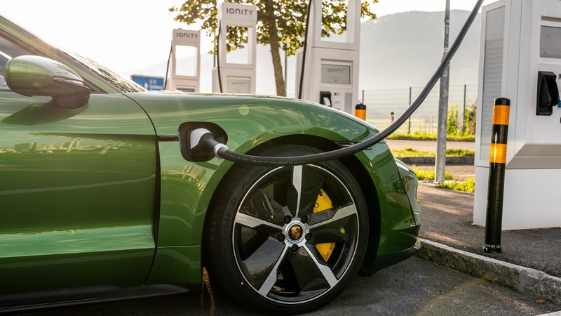 比《Tesla》更帶勁? 《Porsche Taycan》性能實測勝過《Model S P100D》 比《Tesla》更帶勁? 《Porsche Taycan》性能實測勝過《Model S P100D》