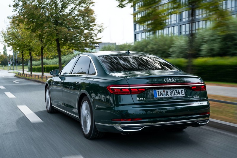 純電續航46公里《Audi A8 L 60 TFSI e》旗艦房車追加插電新成員