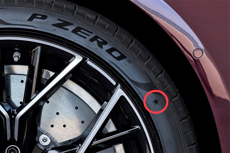 《Pirelli》為《BMW M8》量身訂做專屬性能胎 《Pirelli》為《BMW M8》量身訂做專屬性能胎