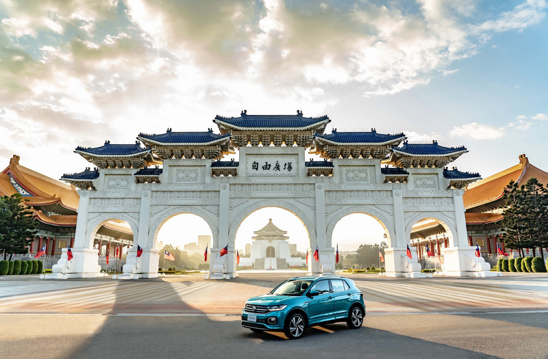 《Volkswagen T-Cross》現身台北街頭 預告11/8舉辦上市盛典活動 《Volkswagen T-Cross》現身台北街頭 預告11/8舉辦上市盛典活動