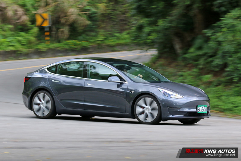 超乎想像的科技玩物 ─《Tesla Model 3 Performance》試駕報導 超乎想像的科技玩物 ─《Tesla Model 3 Performance》試駕報導