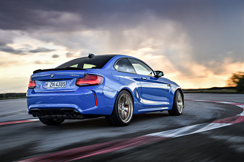 千呼萬喚《BMW》終於發表《M2 CS》 比M2 Competition更快更輕更誘人 千呼萬喚《BMW》終於發表《M2 CS》 比M2 Competition更快更輕更誘人