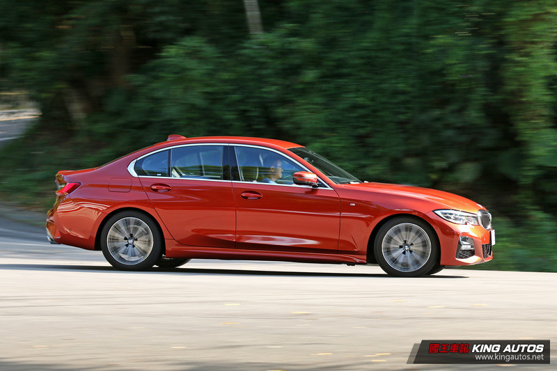 不加價限量推出 《BMW 320i M Sport》首發版升級抬頭顯示器及頂級音響 不加價限量推出 《BMW 320i M Sport》首發版升級抬頭顯示器及頂級音響