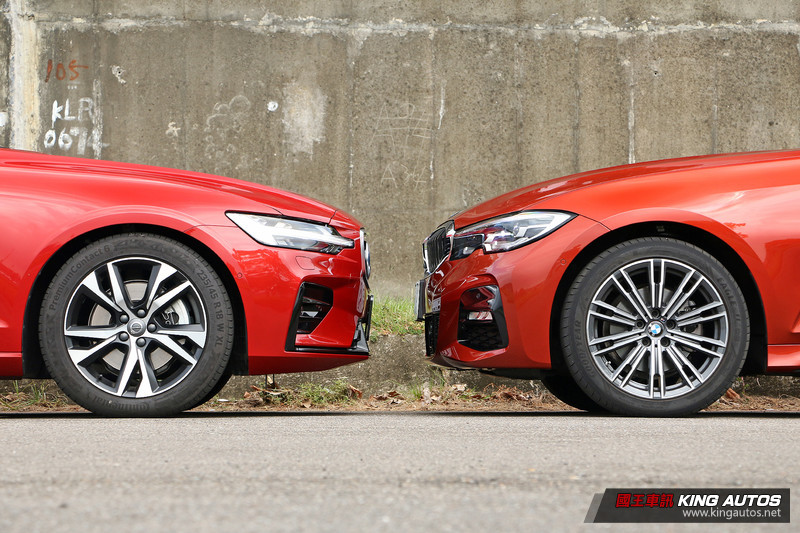 高級運動房車敲門磚 ─《BMW 320i M Sport》vs《Volvo S60 T5 R-Design AWD》動力操控篇 高級運動房車敲門磚 ─《BMW 320i M Sport》vs《Volvo S60 T5 R-Design AWD》動力操控篇