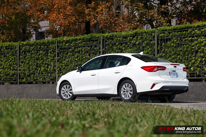 70萬內預算型買家看過來 ─《Ford Focus》1.5四門美夢型試駕報導 70萬內預算型買家看過來 ─《Ford Focus》1.5四門美夢型試駕報導