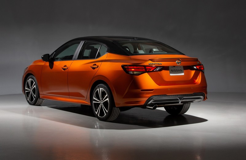 新世代《Nissan Sentra》運動風扮相登場 北美市場換搭2.0升新動力 新世代《Nissan Sentra》運動風扮相登場 北美市場換搭2.0升新動力