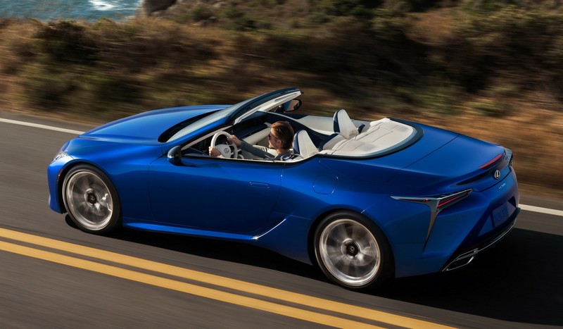 V8上空尤物《Lexus LC 500 Convertible》洛杉磯車展首演前性感亮相 V8上空尤物《Lexus LC 500 Convertible》洛杉磯車展首演前性感亮相