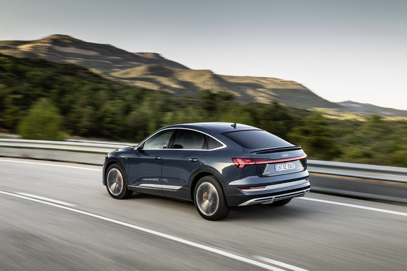 性感美背《Audi e-tron Sportback》純電家族再添SUV Coupé新成員 性感美背《Audi e-tron Sportback》純電家族再添SUV Coupé新成員