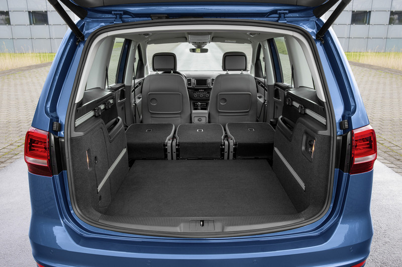新年式《Volkswagen Sharan》僅剩280 TSI車型 156.8萬元標配IQ.Drive與9氣囊 新年式《Volkswagen Sharan》僅剩280 TSI車型 156.8萬元標配IQ.Drive與9氣囊
