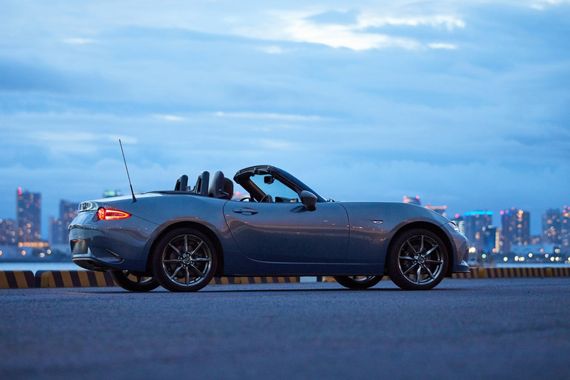 2021年式《Mazda MX-5》取消軟頂自排追加極境灰車色 售價134萬元起展開接單 2021年式《Mazda MX-5》取消軟頂自排追加極境灰車色 售價134萬元起展開接單