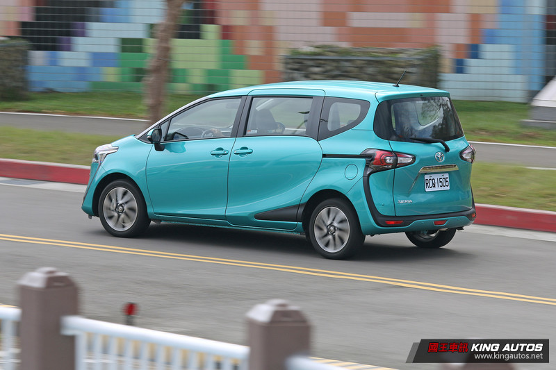 看了順眼也多了安全 ─《Toyota Sienta》7人座尊爵版試駕報導 看了順眼也多了安全 ─《Toyota Sienta》7人座尊爵版試駕報導