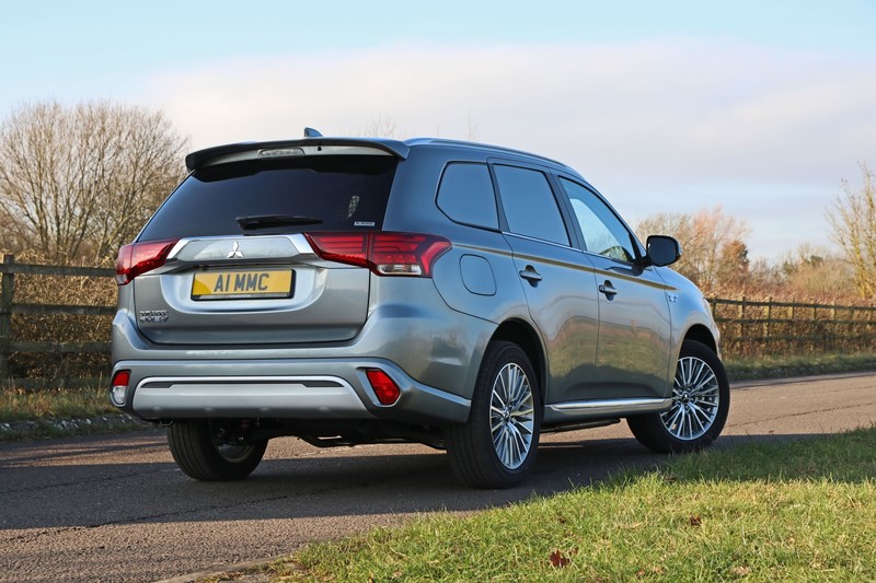 《Mitsubishi Outlander PHEV Reflex Plus Commercial》商用新成員更貼心 《Mitsubishi Outlander PHEV Reflex Plus Commercial》商用新成員更貼心