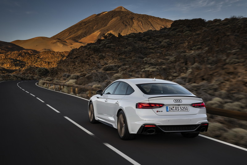 小改款《Audi RS 5 Coupé》攜手《RS 5 Sportback》同步霸氣變臉 小改款《Audi RS 5 Coupé》攜手《RS 5 Sportback》同步霸氣變臉