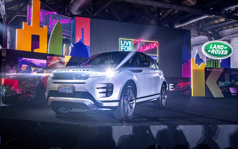 新世代《Range Rover Evoque》開價215萬元起登台 全車系搭載48V微型油電系統 新世代《Range Rover Evoque》開價215萬元起登台 全車系搭載48V微型油電系統