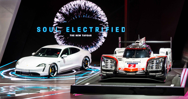 【2020台北車展】以「Soul, electrified.電掣 神馳」為主軸,Porsche完整呈現新世代全車系陣容。 【2020台北車展】以「Soul, electrified.電掣 神馳」為主軸,Porsche完整呈現新世代全車系陣容。