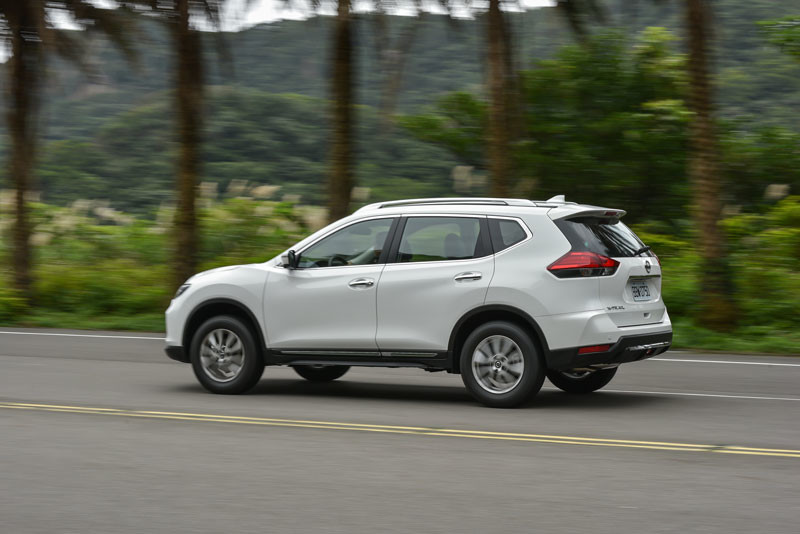 全能休旅再進化20年式NISSAN X-TRAIL 2.0智行版北海岸試駕 全能休旅再進化20年式NISSAN X-TRAIL 2.0智行版北海岸試駕