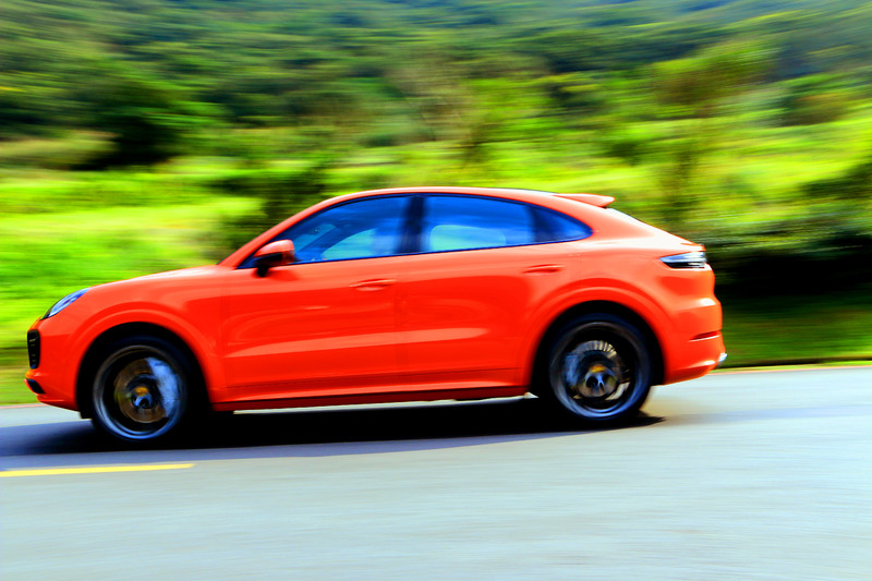 開一部底蘊足又有態度的靓跑旅。Porsche Cayenne S Coupe 開一部底蘊足又有態度的靓跑旅。Porsche Cayenne S Coupe