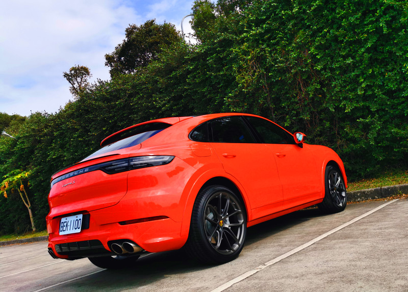開一部底蘊足又有態度的靓跑旅。Porsche Cayenne S Coupe 開一部底蘊足又有態度的靓跑旅。Porsche Cayenne S Coupe