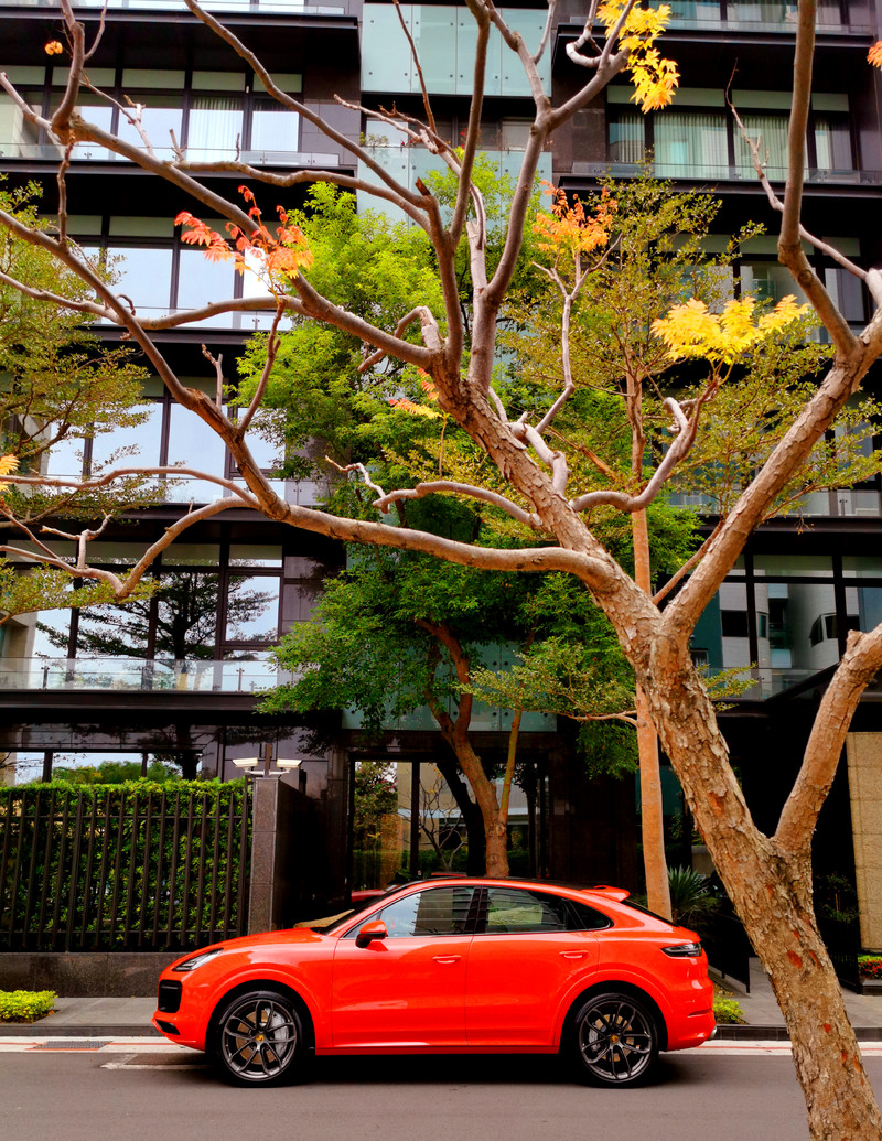 開一部底蘊足又有態度的靓跑旅。Porsche Cayenne S Coupe 開一部底蘊足又有態度的靓跑旅。Porsche Cayenne S Coupe