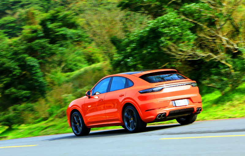 開一部底蘊足又有態度的靓跑旅。Porsche Cayenne S Coupe 開一部底蘊足又有態度的靓跑旅。Porsche Cayenne S Coupe