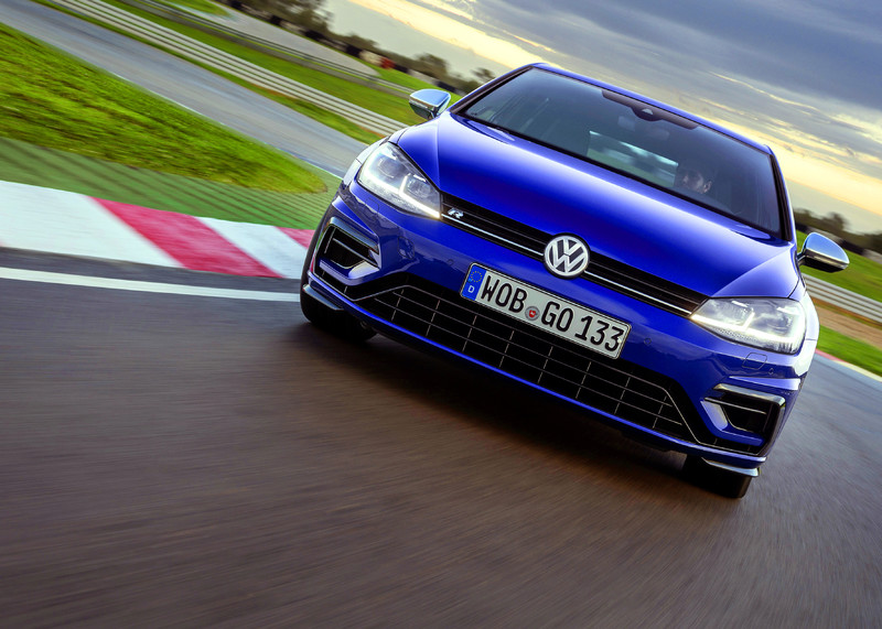 公路上輪胎的妖怪力量!Focus RS vs. Golf R 公路上輪胎的妖怪力量!Focus RS vs. Golf R