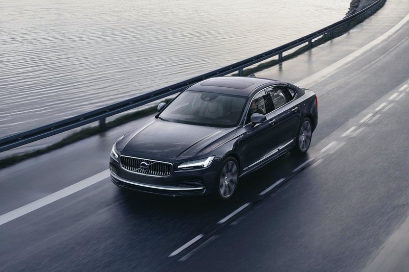 小改款《Volvo S90/V90/V90 Cross Country》同步現身 旗艦家族霸氣變臉 小改款《Volvo S90/V90/V90 Cross Country》同步現身 旗艦家族霸氣變臉