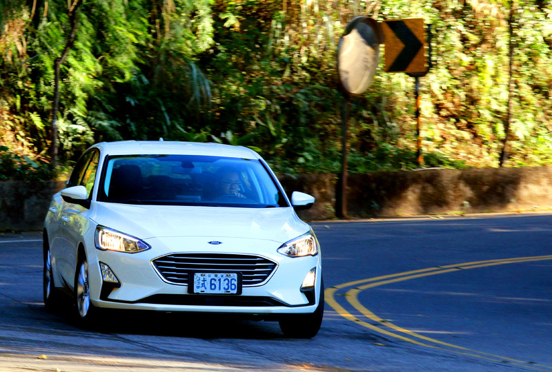 五門掀背車一哥Ford Focus,4個車型,我該買哪一款? 五門掀背車一哥Ford Focus,4個車型,我該買哪一款?