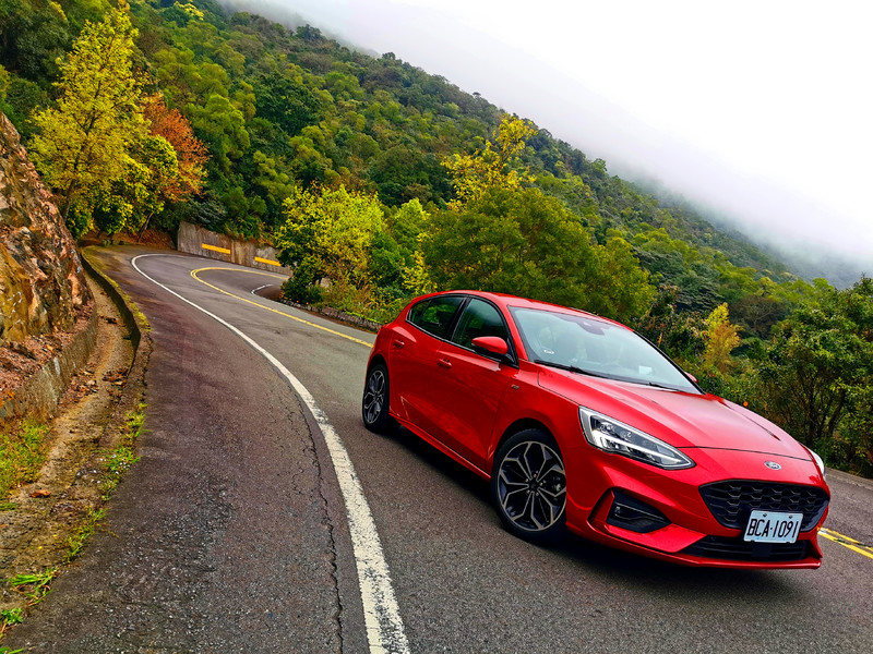五門掀背車一哥Ford Focus,4個車型,我該買哪一款? 五門掀背車一哥Ford Focus,4個車型,我該買哪一款?