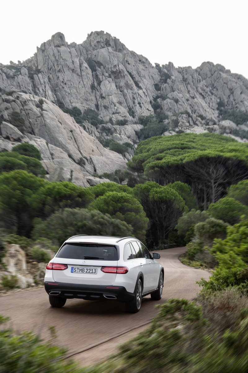 小改款《Mercedes-Benz E-Class All-Terrain》同步變臉 跨界成員首度進軍北美 小改款《Mercedes-Benz E-Class All-Terrain》同步變臉 跨界成員首度進軍北美