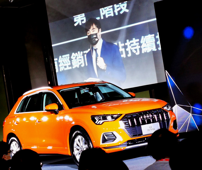 繼續放閃!Audi潮車一直來。182萬元起的跨界新品種Audi Q3 Sportback 繼續放閃!Audi潮車一直來。182萬元起的跨界新品種Audi Q3 Sportback