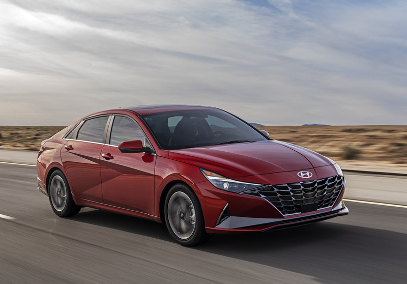讓對手黯然失色?新世代《Hyundai Elantra》變身四門轎跑正式亮相 讓對手黯然失色?新世代《Hyundai Elantra》變身四門轎跑正式亮相